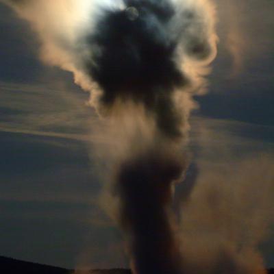 Старая раздобревшая луна