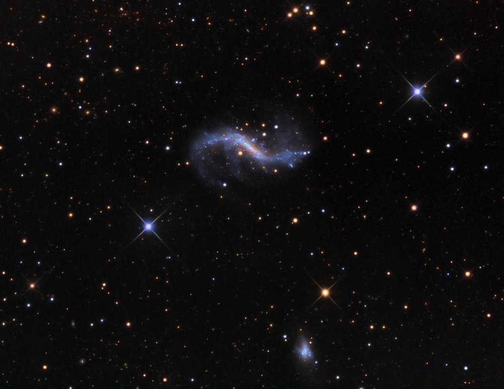 Галактика NGC 4731 созвездия Девы